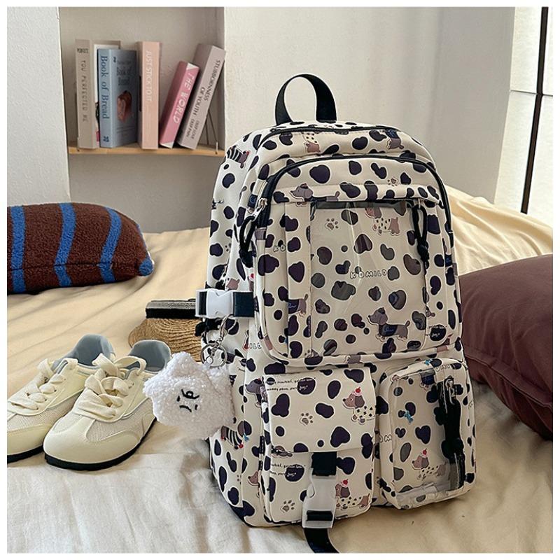 The new schoolbag is high-value, fresh, sweet and cute, and the puppy is a lightweight backpack for junior high school students.