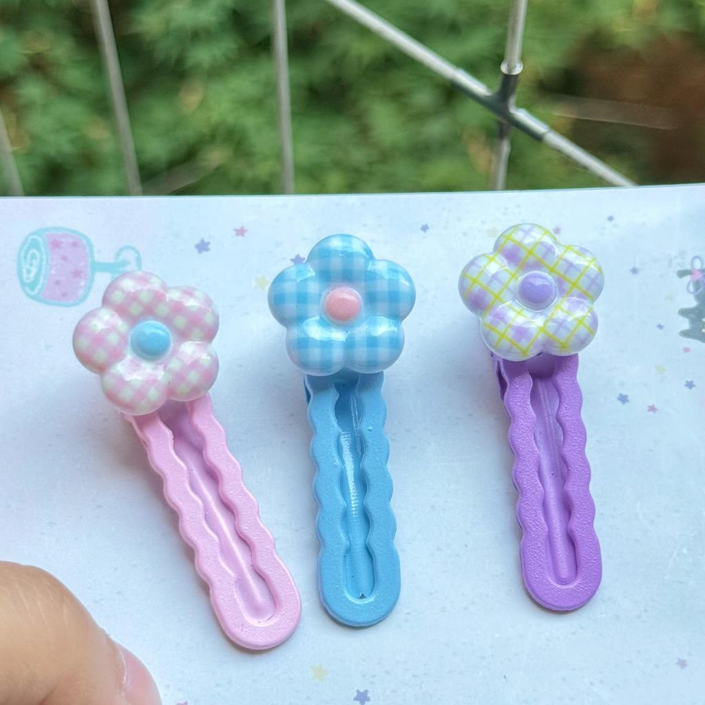 Korean Style Five-Petal Flower Hair Clip – Candy Color Plaid Wave Design for Girls