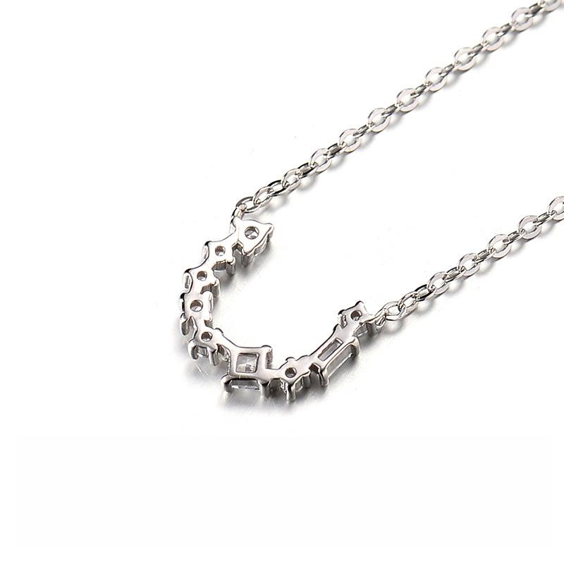 Petit Collier Fer à Cheval Incrusté de Diamants, Chaîne Ras du Cou, Collier Créatif Tendance et Polyvalent, Tendance Minimaliste pour Femmes