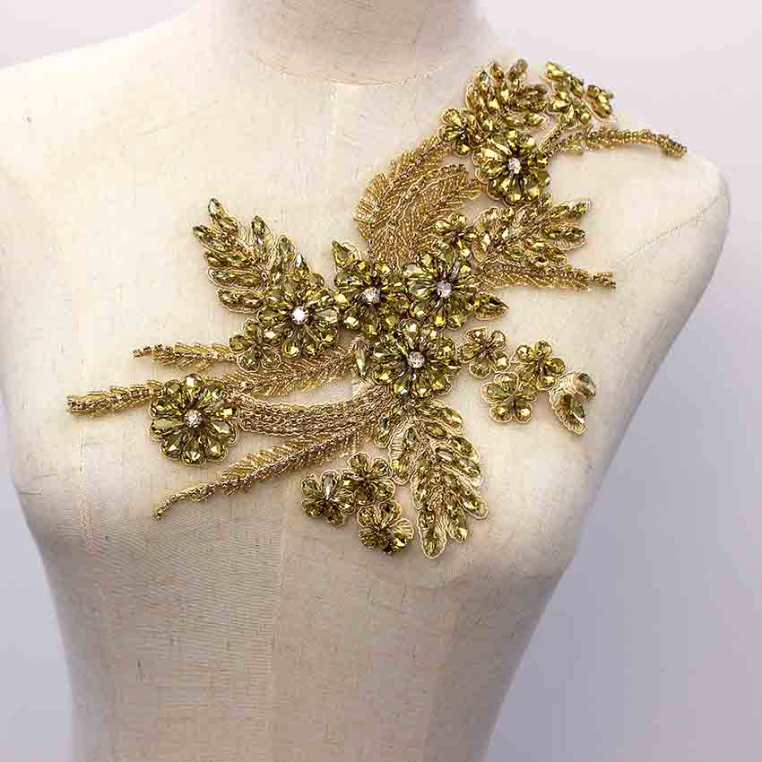 Colored Rhinestone Embroidered Beaded 3D Diamond Flower Patch for Hat & Clothing PVC Iron Lace Applique Sequins