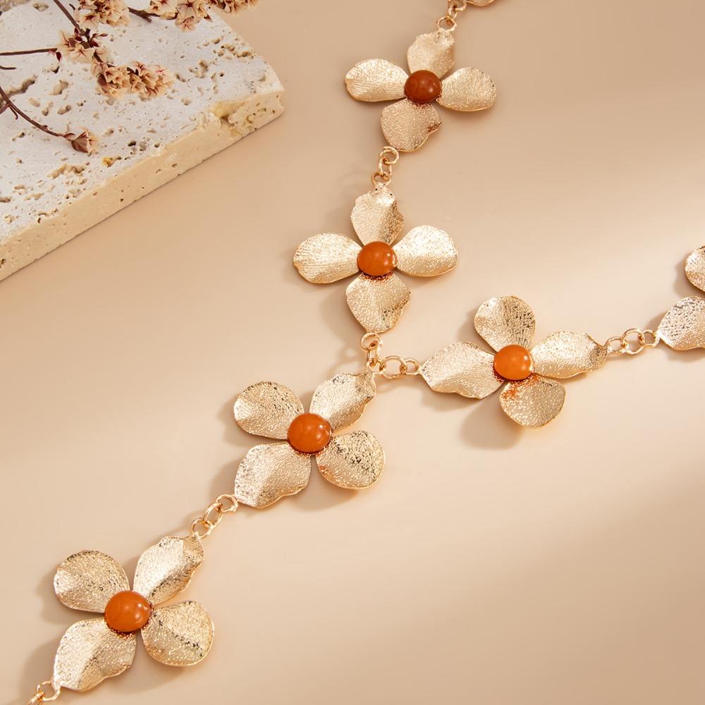 Luxury Trendy Stereo Four-leaf Flower Metal Flower Patchwork Clavicle Necklace for Women Exaggerated Romantic Party Jewelry Gift