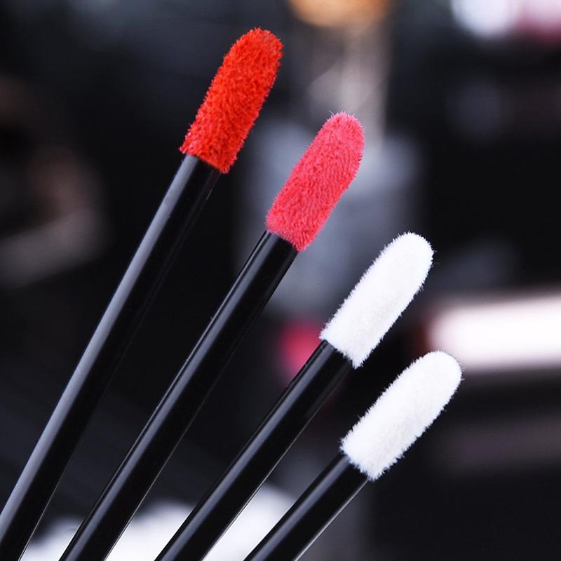High Quality Disposable Gloss Scrub Lip Brushes Flat Brush Style Made From Durable Nylon