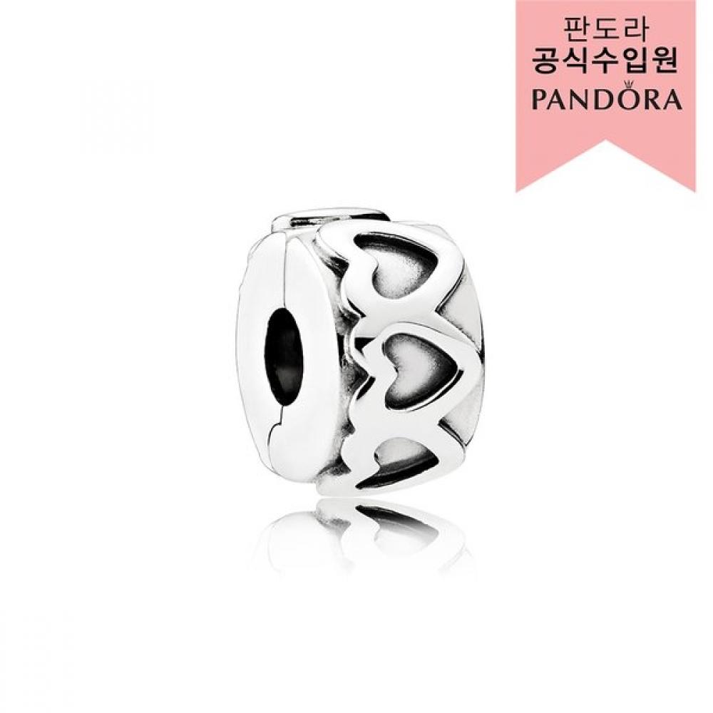 Pandora Low Of Hearts Clip 791978 Single option