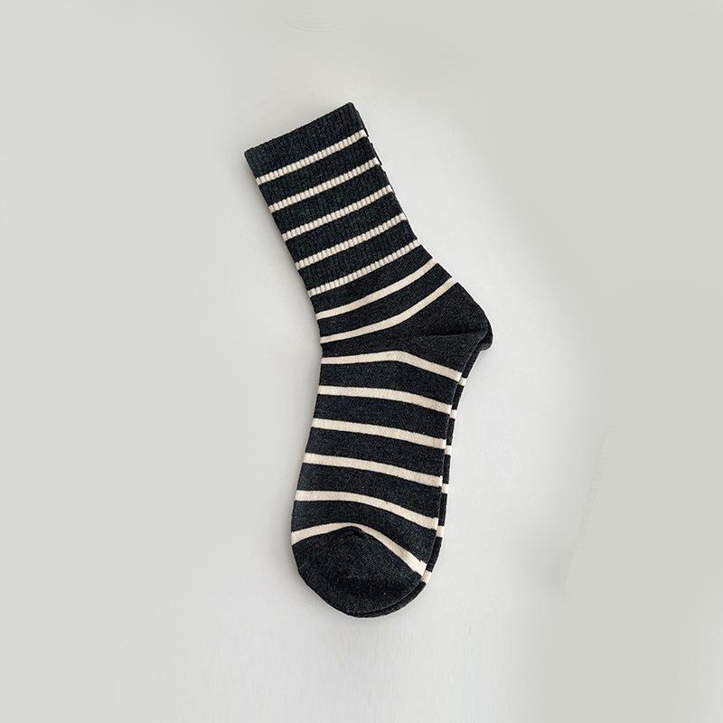 Damernas Vår- och Hösttrend Alla Sorters Randiga Tubsockor