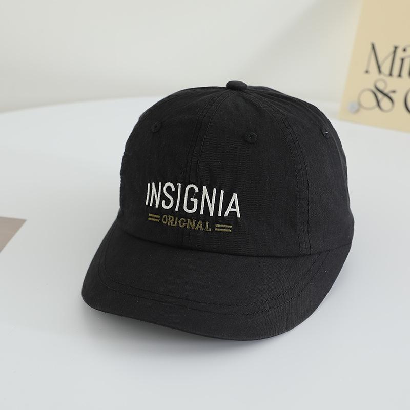 

Новые вышитые буквы показывают лицо Маленькая мягкая бейсболка с верхом Мужская и женская Корейская версия Большая голова Спорт Защита от солнца Бейсболка adjustable