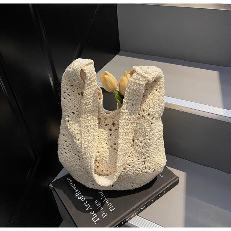 

Large capacity shoulder underarm bag 2025 spring new trend foreign style women s casual texture commuter tote bag