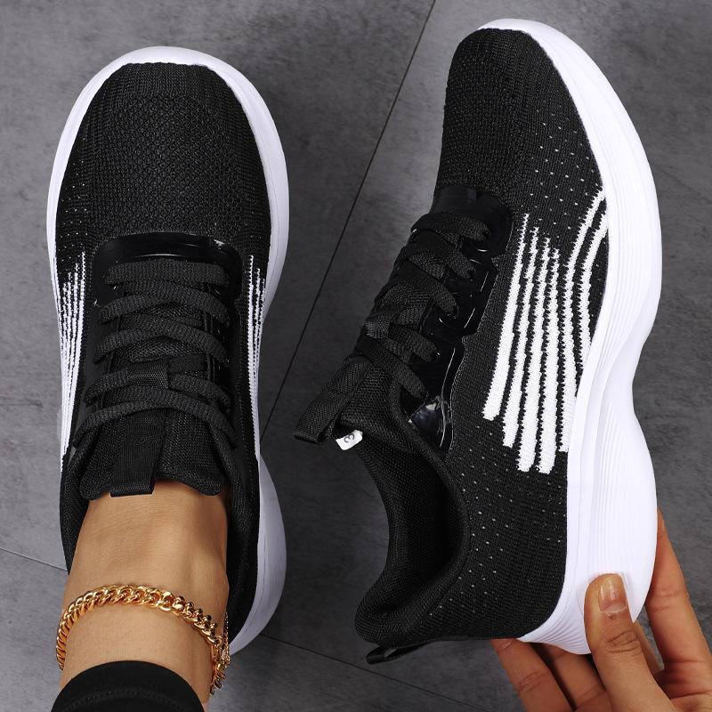 Shoes New Soft-soled Non-slip Casual Sports Shoes Running Shoes Breathable and Lightweight Travel Mesh Shoes