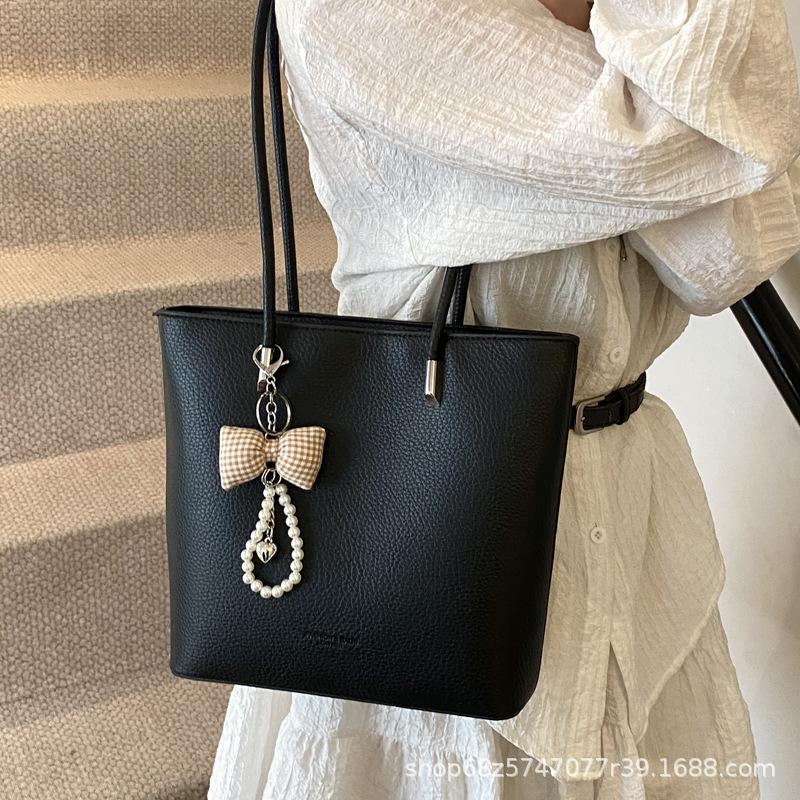 2025 New Simple Commuter Underarm Bag Stylish Large Capacity Shoulder Bag Retro Textured Women's Tote Bag