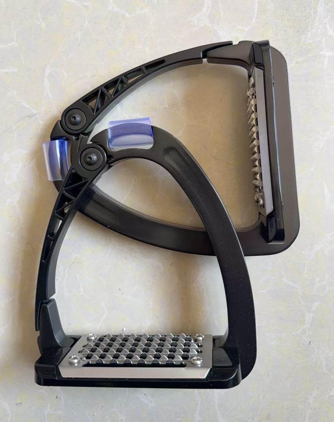 

Equestrian Saddle Foot Stirrups Supplies Default Option чорний