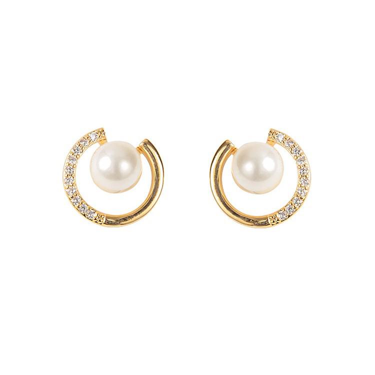2025 Trendy Pearl Stud Earrings: High-End French Style Silver Needle Clips for Women
