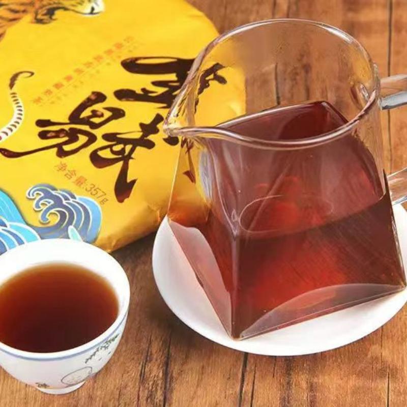 357g Yiwu Puerh Reifer Teekuchen Yunnan Pu'er Gekochter Tee Bio Pu-erh Schwarzer Tee