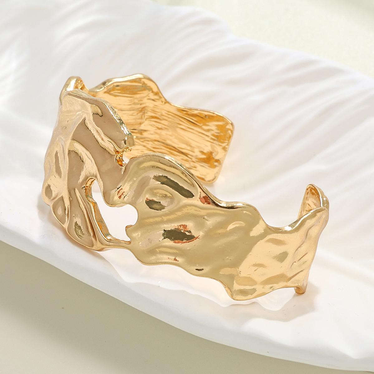 Lava Zinc Alloy Bracelet Advanced Design Sense Liquid Folds Irregular Vintage Hand