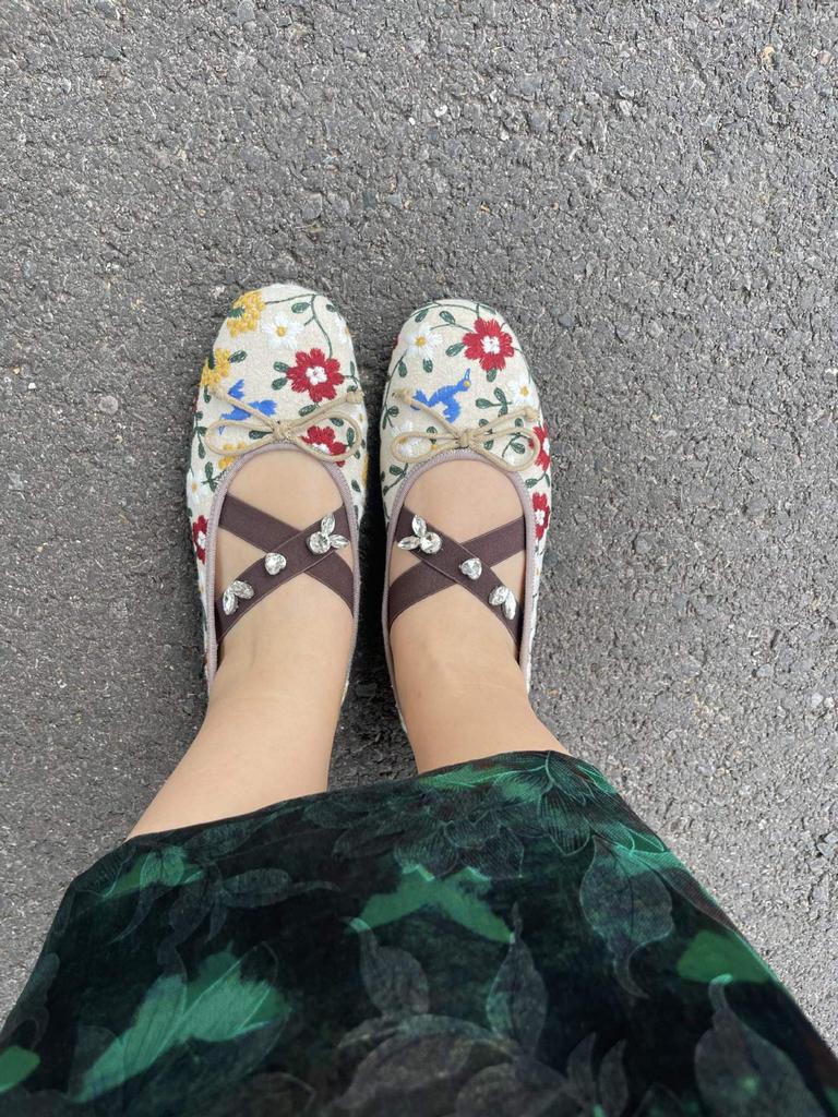 Fashion New Mesh Breathable Ballet Flats Women Luxury Designer Embroidered Flower Mary Jane Shoes Light Comfort Low Heeled Summer Flats