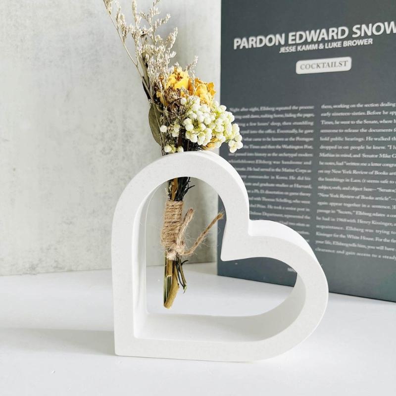 Heart Silicones Molds with Test Tube for Flower Vase Glass Planter Stations Stand Plant Stations Table Decorations