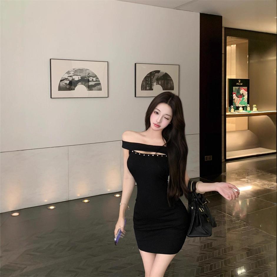 One-word shoulder rivets sleeveless tube top dress women's summer slim-fit black skirt Spice girl style waist hip-wrapped short skirt