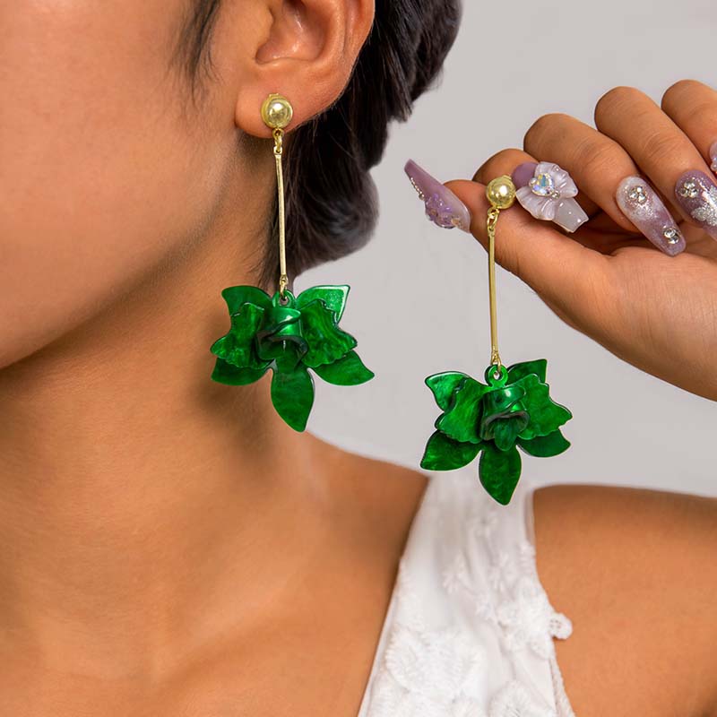 Green Resin Flower Drop Earrings for Women Vintage Metal Geometric Petal Statement Earrings Party Jewelry Accessories