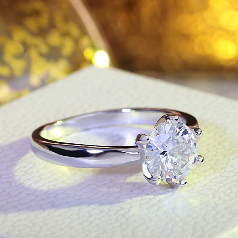White Copper Hand Jewelry Europe and America Six Claw Ring Luxury One Carat Imitation Diamond Ring for Women