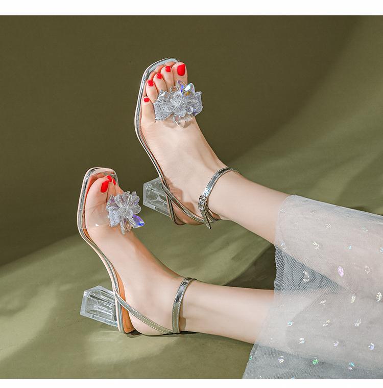

Лето 2024, хит продаж, женские сандалии, модные женские босоножки на среднем каблуке с открытым носком, украшенные цветком, однотонные с пряжкой