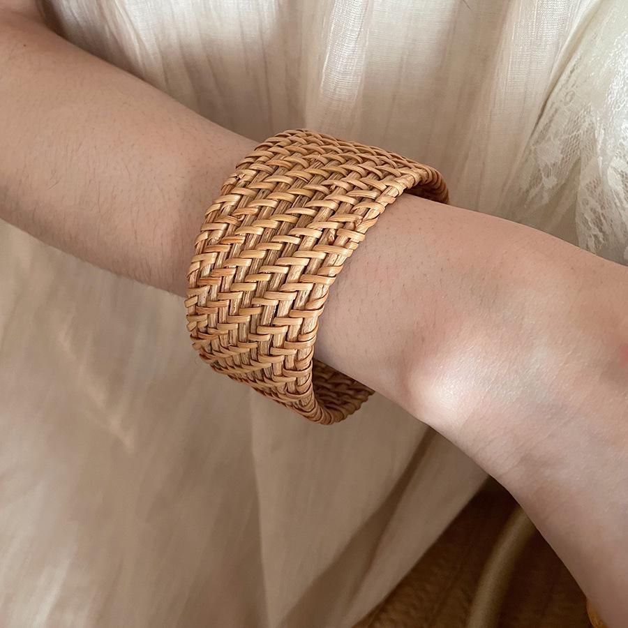 Европейский и американский высококлассный ретро металлический открытый браслет - Простой, универсальный, глянцевый браслет для женщин