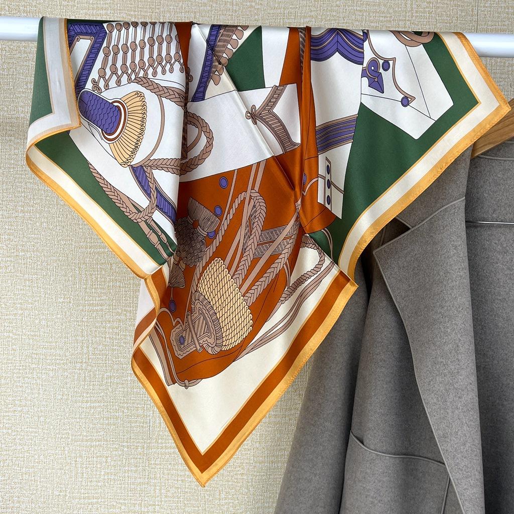 Spring And Summer Silk Chinese Square Scarves Go Out To The Street With Mulberry Silk Silk Scarves With Fresh Green Silk Scarves And Shawls.