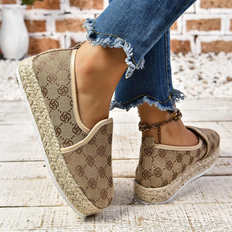 Fashion 2025 New Fashion Women's Flat Shoes New Fashionable Splicing Women's Beach Shoes Anti Slip Mommy Shoes Plus Size 35-43