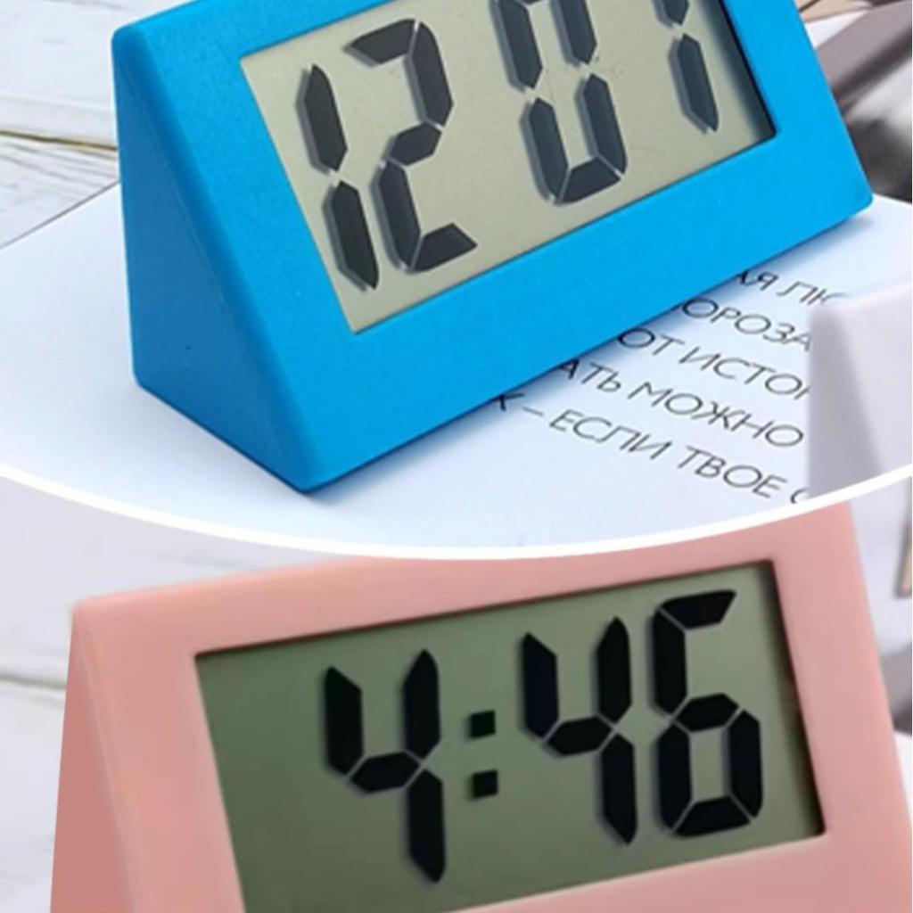 Mini Portable Desktop Clock: Cute, Simple, Small Table Clock for Students - Ideal as a Tabletop Ornament or Desk Accessory.