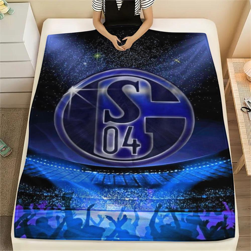 1 szt. Koc Flanelowy z Nadrukiem FC Schalke 04 Wysokiej Jakości Ciepły Komfortowy Pokrowiec na Wszystkie Pory Roku Idealny na Prezenty Wystrój Domu