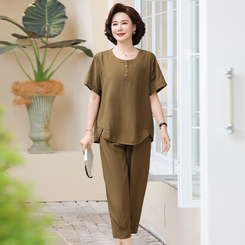 

Stylish Summer Plus Size Round Neck Top & Nine-Point Pants Set for Middle-Aged Mothers 5XL (150-165 jin)