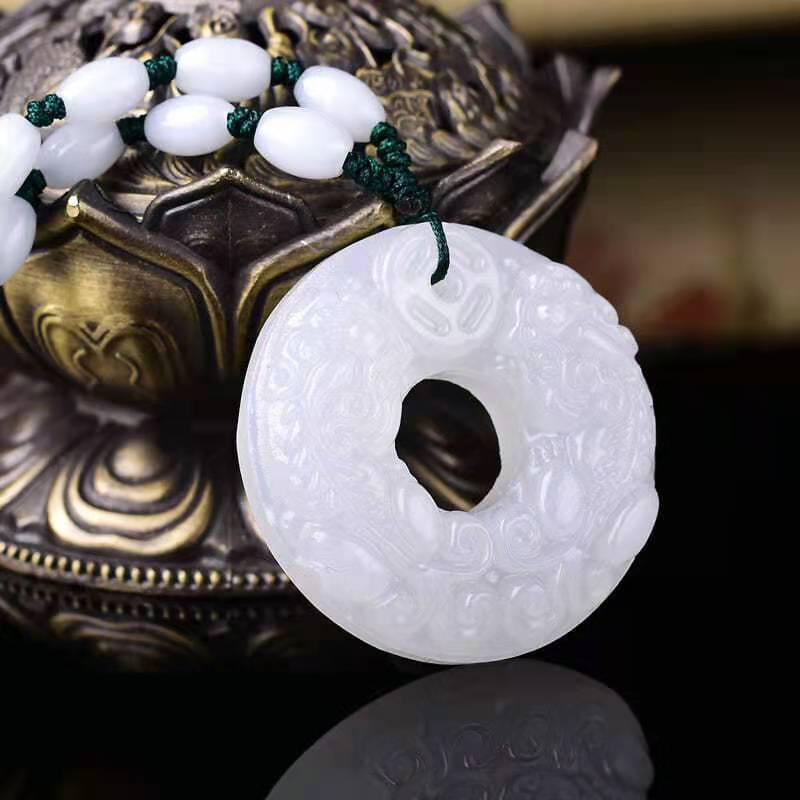

Unisex Jade Pixiu Pendant Necklace - Wealth-Attracting Auspicious Beast in White Qingbai Jade