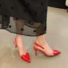Sapatos de Salto Alto Pontiagudos com Plataforma Transparente e Aplicações em Forma de Coração para Noite