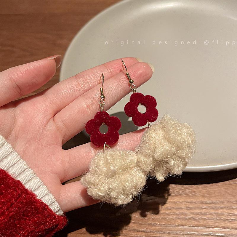 2024 D Retro Wine Red Velvet Rose Pearl Earrings: Hong Kong Style, Autumn/Winter Trend