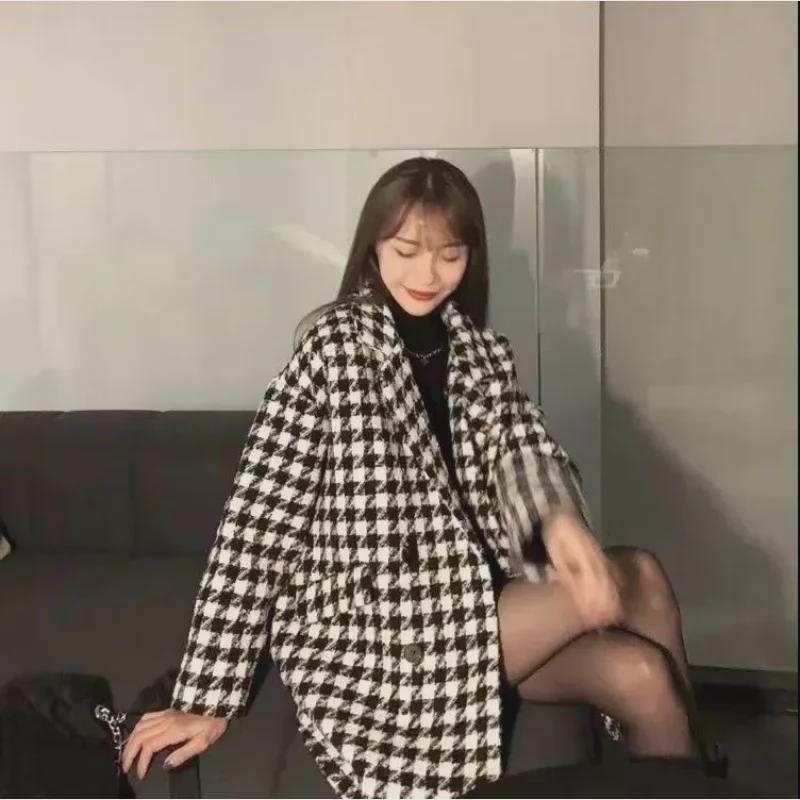 Elegantní dámský vlněný kabát střední délky s kohoutí stopou, sako