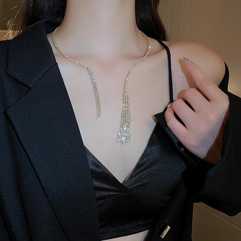 Elegant Irregular Pearl Necklace - Versatile Clavicle Chain for Women, High-End European and American Fashion Jewelry