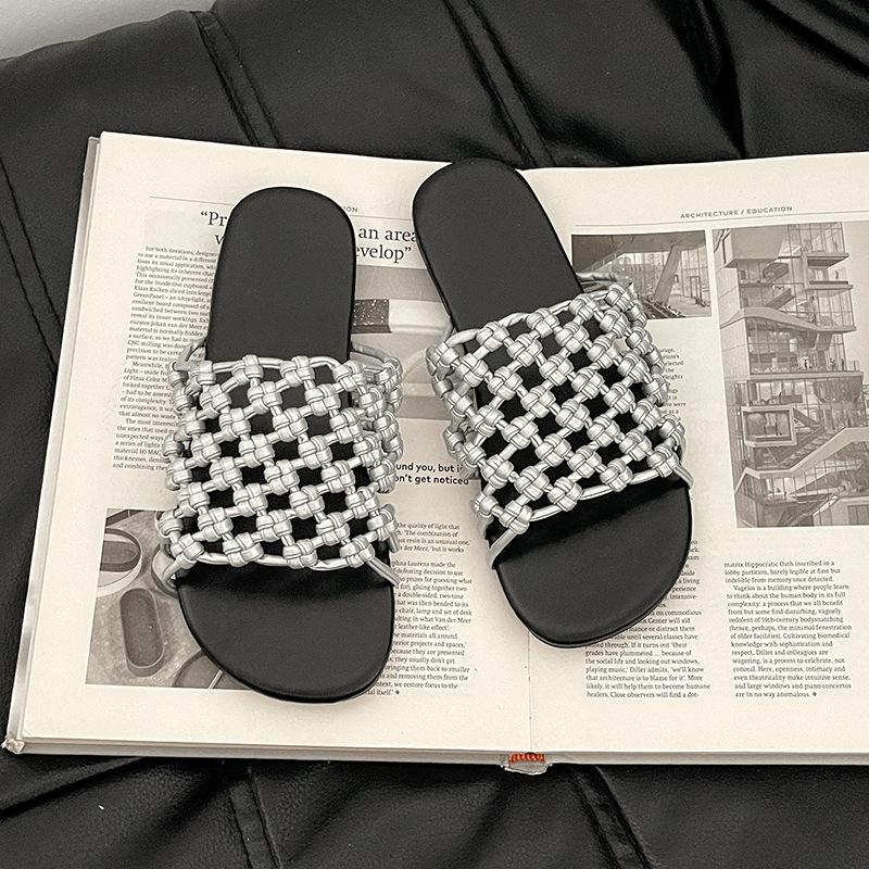 Fashion Versatile Woven Hollow Flat Bottom Comfortable Slippers Women's 2025 Summer Wear Home Casual Beach Sandals