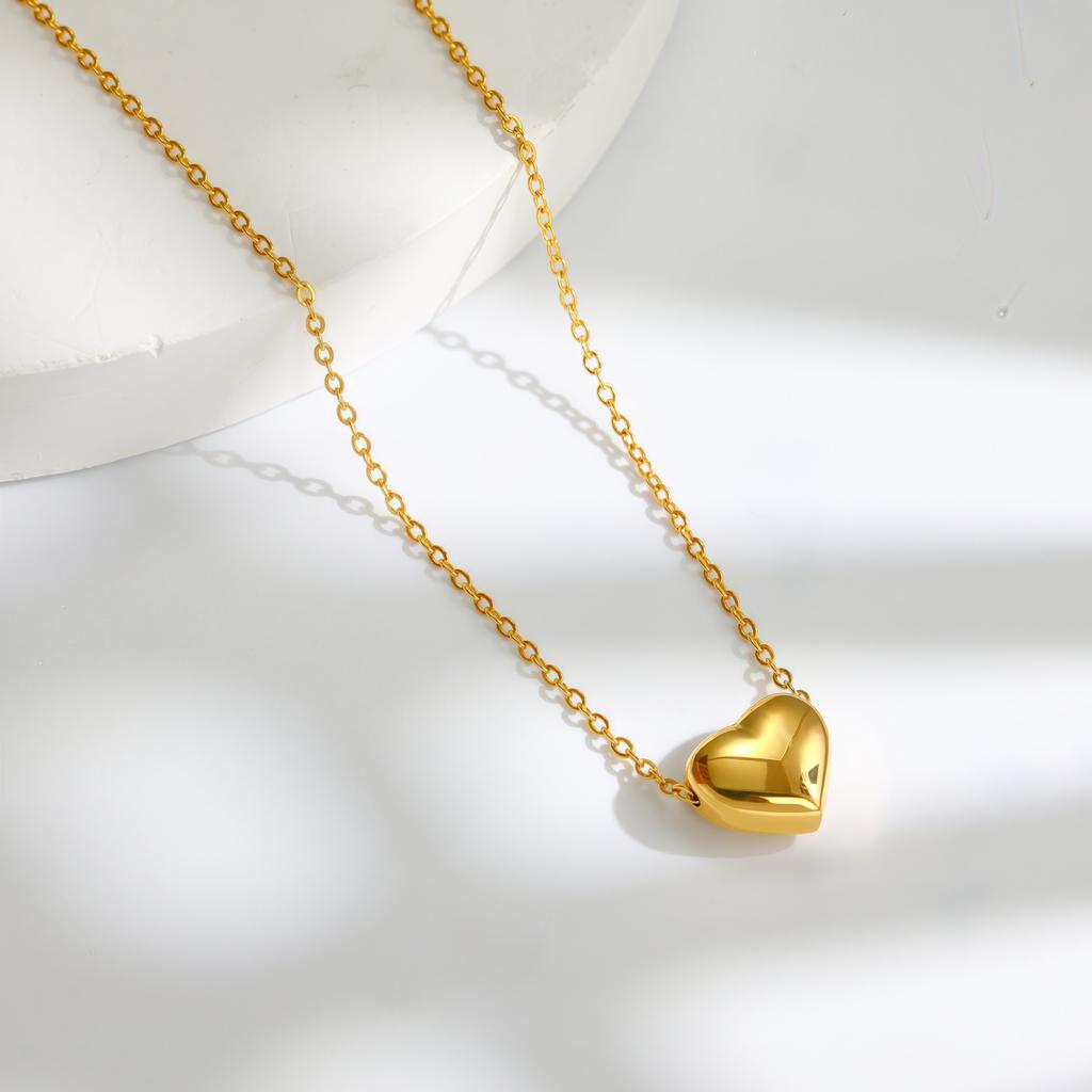 Simple Niche Love Necklace, Versatile Jewelry Titanium Steel Collarbone Chain Does Not Fade