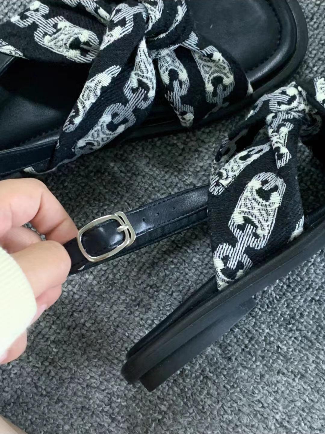 Сандалии для женщин Пляжная обувь Черный римский стиль Лето 2024 Уличная женская обувь — фото 6