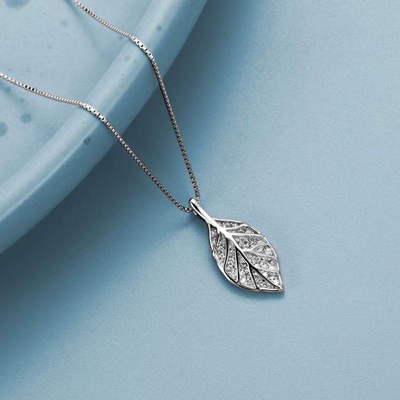 

Корейское серебряное колье S925 с листом - Женская роскошная подвеска с дизайном, вдохновленным знаменитостями