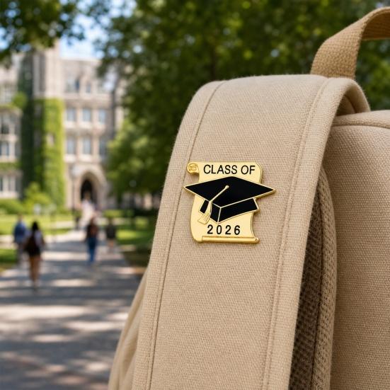 Broche Épingle de Diplôme 2026, Broche à Revers Émail Chapeau de Diplôme Étoile Rouleau de Papier, Badge Commémoratif Classe de 2026 pour Lycéen Étudiant Universitaire