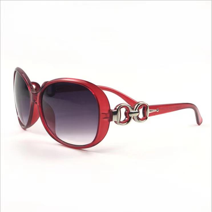 New Large Frames Square Sunglasses Female's Designer Fashion Sun Spectacles Female Outdoor Travel Eye Spectacles UV 400 Protection Oculos De Sol
