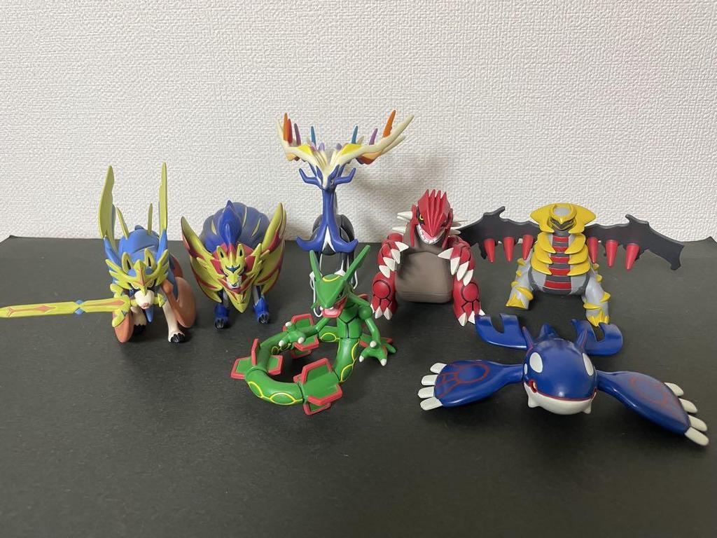 [USED] Pokemon Moncolle figures Rayquaza, Zacian, Zamazenta, Groudon, and more