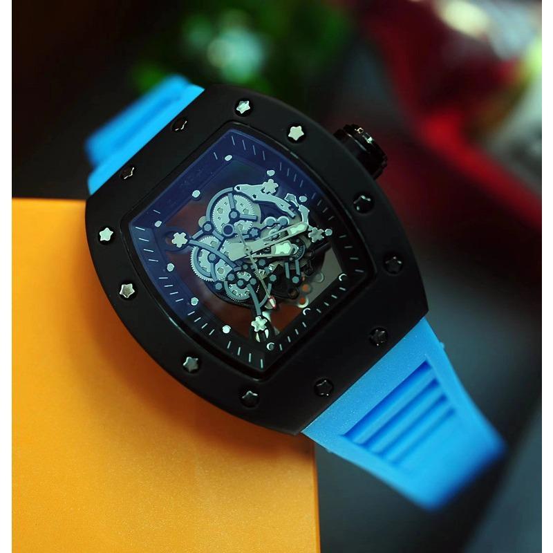 Montre ajourée, Richard Thoroughly, montre universelle pour hommes et femmes