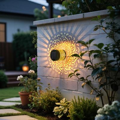 1/2 Peças de Luzes Solares para Cerca com Design Vazado para Iluminação de Parede Externa, Luzes Solares LED para Iluminação de Jardim, Pátio e Degraus