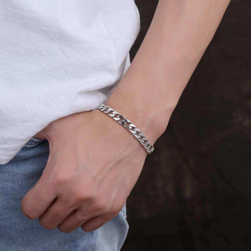 Retro Punk Cuban Bracelet: Unisex Woven Chain with Latch Design