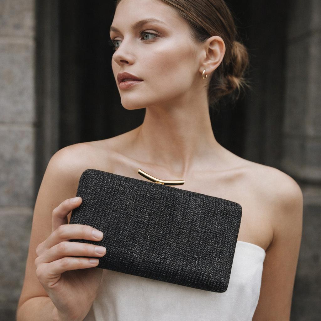 Nová raffiová tkaná taška přes rameno pro ženy Letní slaměná crossbody kabelka Módní večerní psaníčko