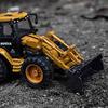 Non-Toxic Huina 1/50 Miniatures Of Metal Car Loader Truck Loader Excavator Crawler Model Crawlers Toys For Children Diecasts Toy Vehicles
