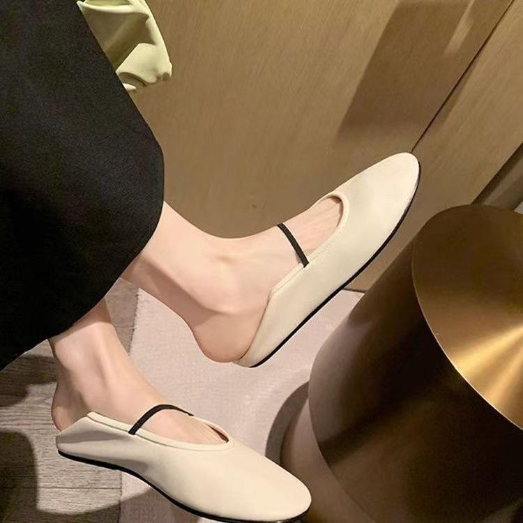Soft-faced Round Head, Shallow Mouth, One Word with Flat-soled Mary Jane Shoes 2025 Autumn New Soft-soled Single Shoes, Grandma Small Leather Shoes