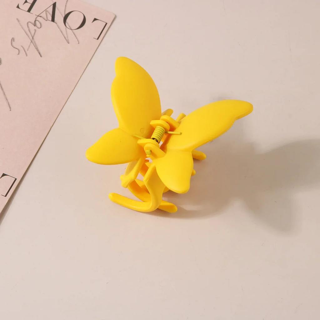 Sweet Frosted Matte Butterfly Hair Claw Clip Women Simple Solid Color Fashion Exquisite Shark Clip for Girl Hair Accessories