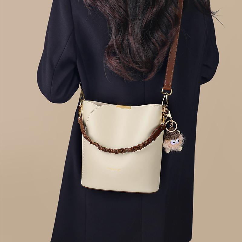 Bucket Bag New Summer Fashion Versatile Women's Bag Crossbody Bag Premium Commuter Shoulder Handbag