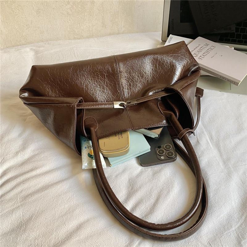 PU Tote Bag for Women with Cracked Texture Design and Metal Clasp Closure Ideal for Daily Use Work and Casual Outings