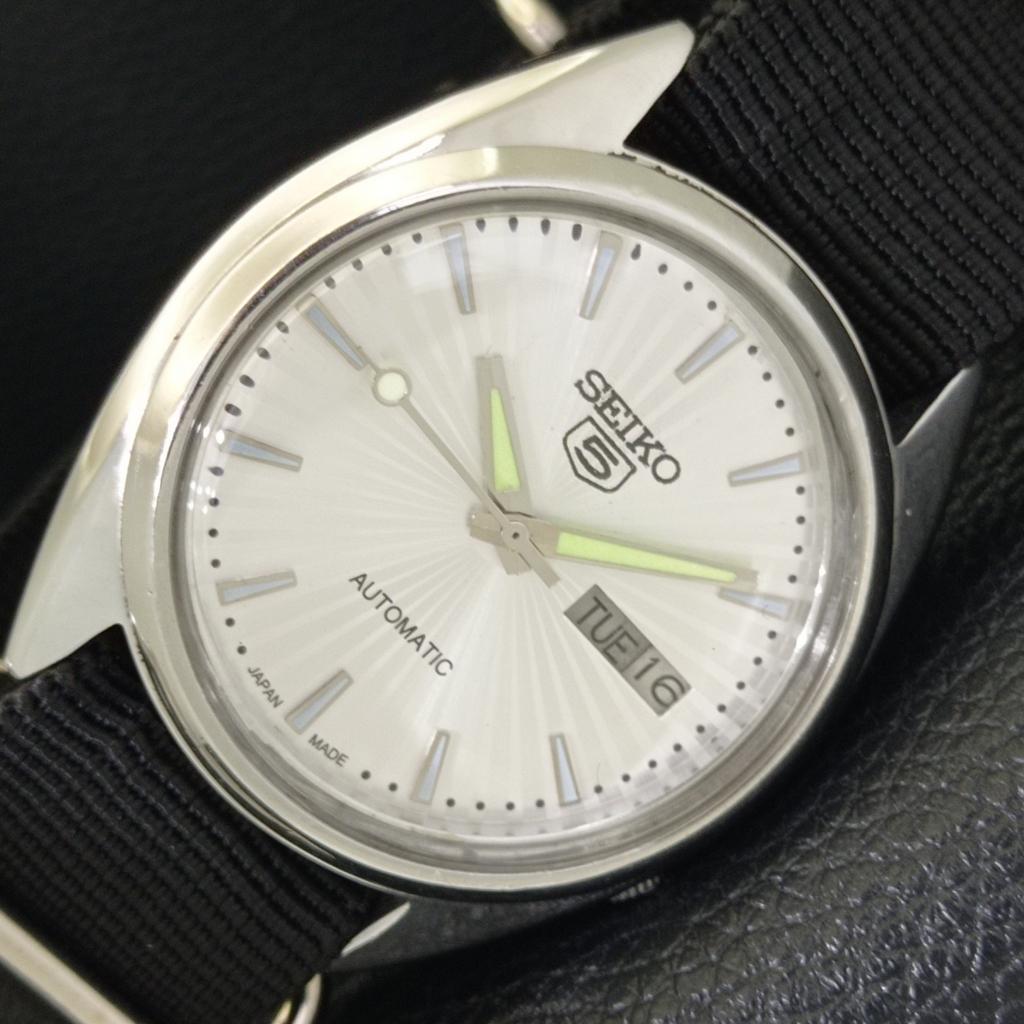 SEIKO 5 AUTOMATIC VINTAGE JAPAN 7009A MENS SILVER COLOR DIAL WATCH a701286-5 R206a-a701286